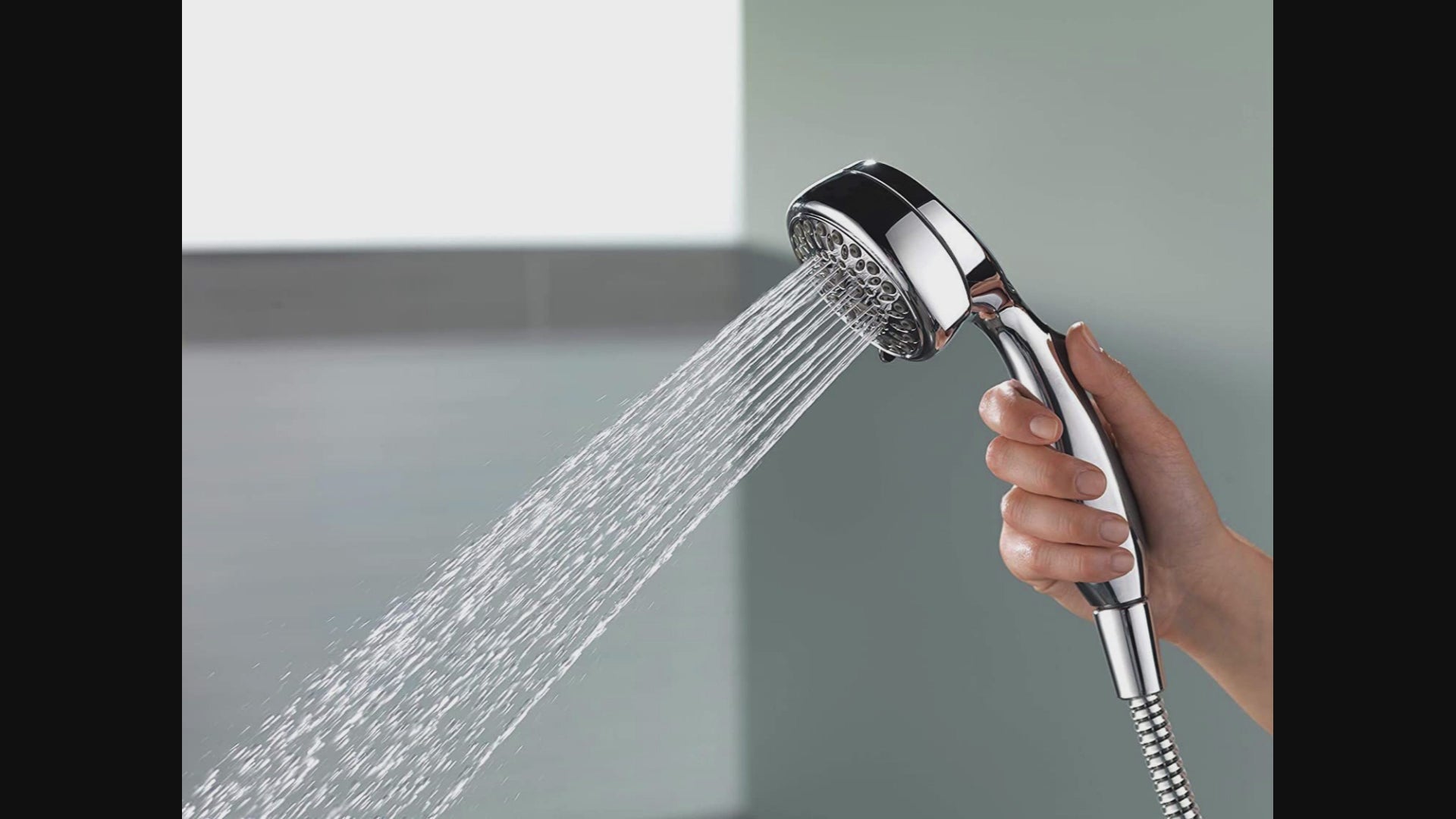 Removable shop shower head